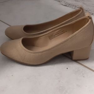 Universal Thread low pumps